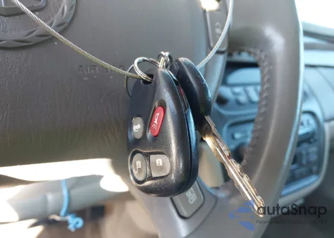 2003 Cadillac Deville Standard z USA, uszkodzony, nr VIN 1G6KD54YX3U142169